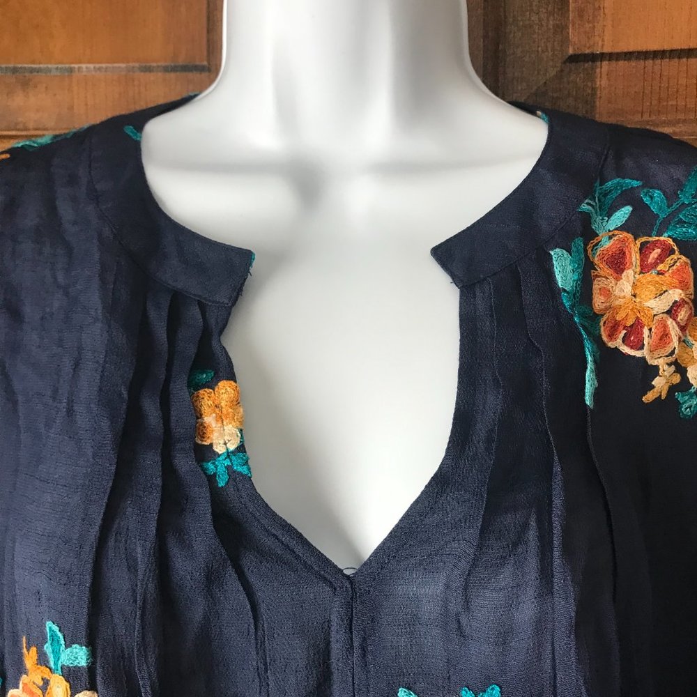 NWT Figueroa & Flower Blueberry w/Embroidered Flowers Peasant Blouse Large - Picture 3 of 13